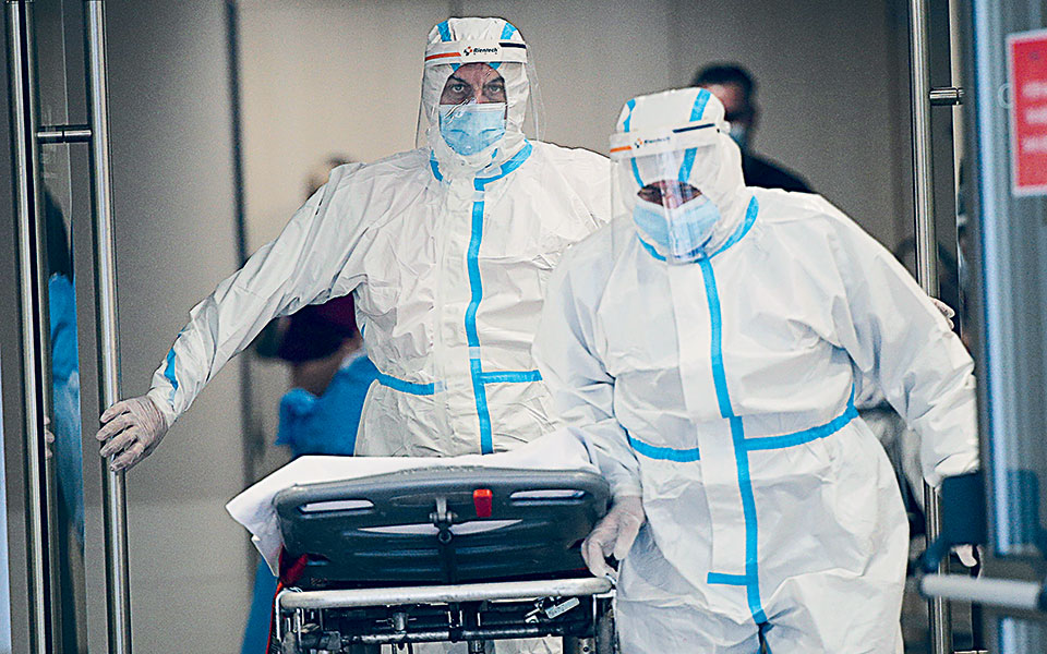 σαφείς-ενδείξεις-μείωσης-ενεργών-κρο-561179368