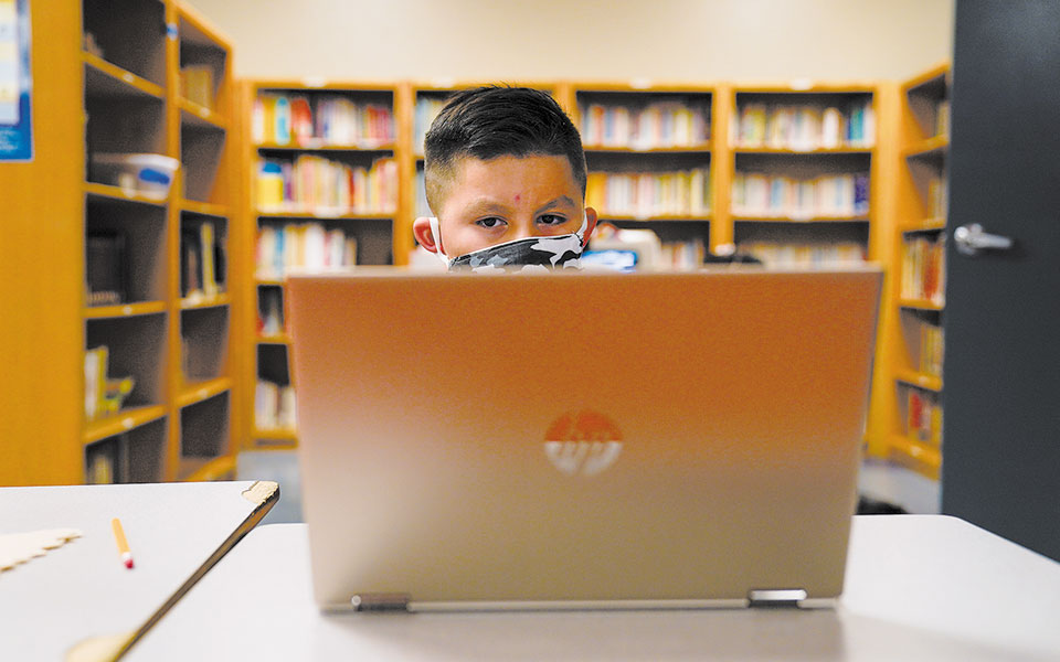 χωρίς-ιντερνετ-δύο-στα-τρία-παιδιά-παγ-561180850