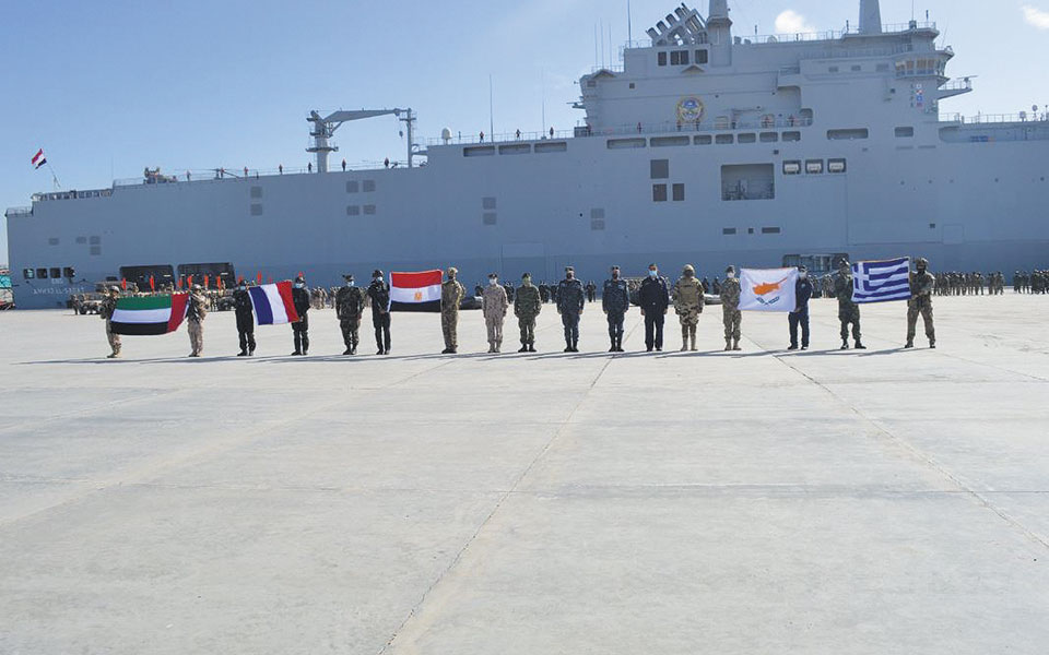 eμπάργκο-όπλων-α-λα-κριμαία-561186169