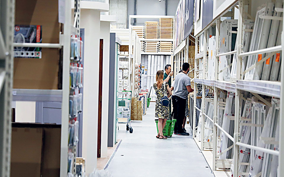 Μπλακ άουτ σε ταχυμεταφορές και e-shops-3