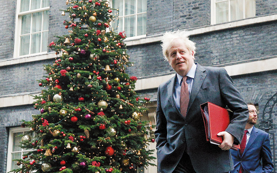 ενα-βήμα-πίσω-από-τον-τζόνσον-για-το-brexit-561188890