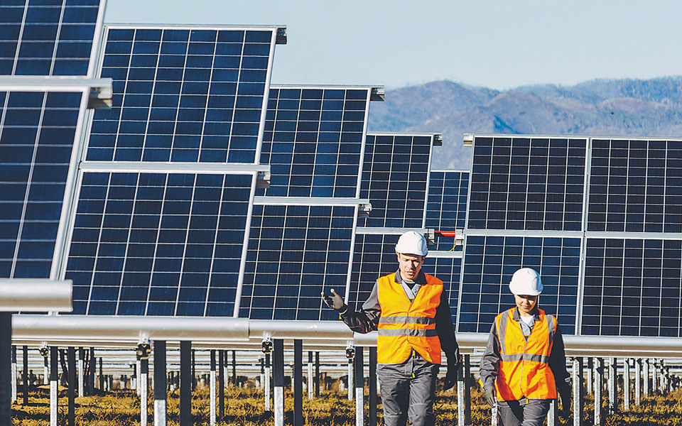 αδειοδότηση-φωτοβολταϊκών-561190663