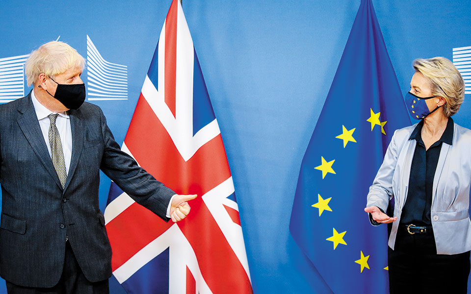 σε-απόσταση-βρετανία-ε-ε-561190144