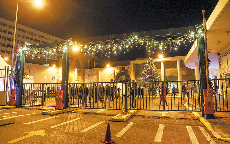 Οι πόλεις ανάβουν τα φώτα τους-2