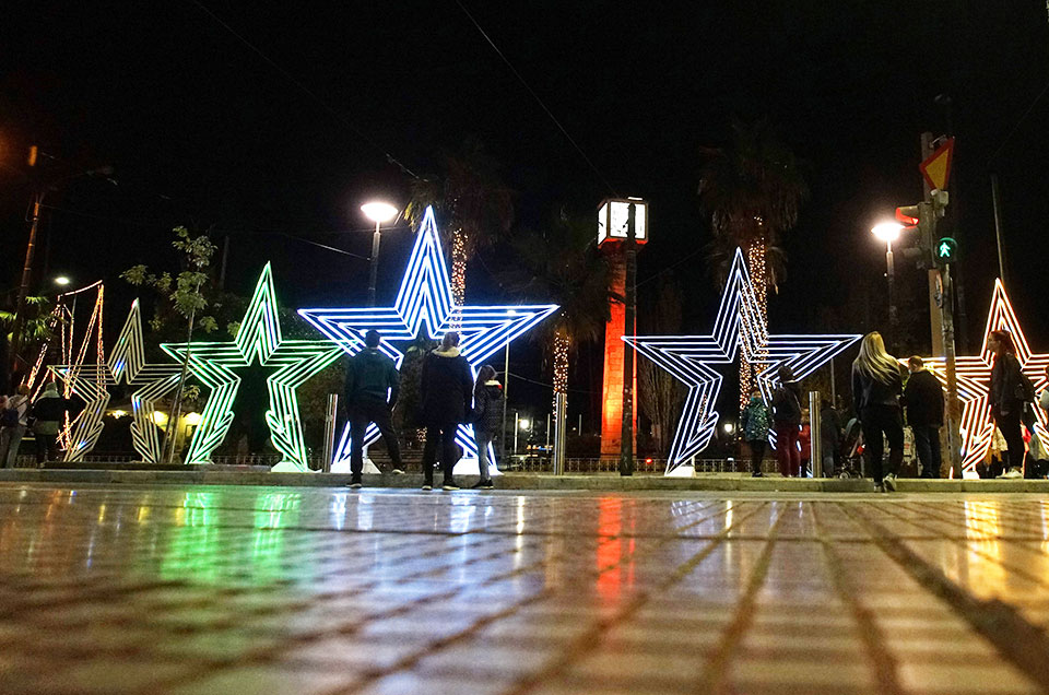 Οι πόλεις ανάβουν τα φώτα τους-3