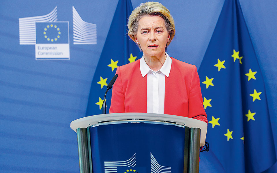 Ένα βήμα πίσω από τον Τζόνσον-1