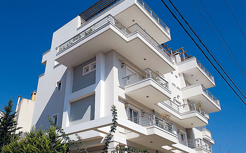 μειώθηκαν-425-οι-ξένες-επενδύσεις-στην-α-561195904