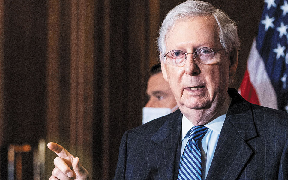 ένας-ένας-εγκαταλείπουν-τον-τραμπ-561196840