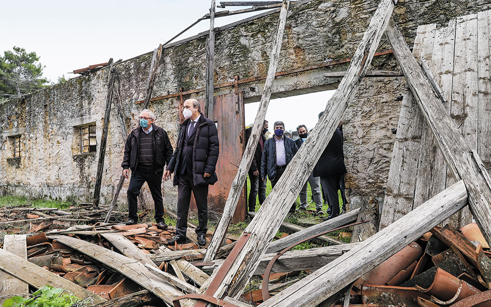 προς-κατεδάφιση-9-300-κτίρια-σε-όλη-τη-χώρα-561198385