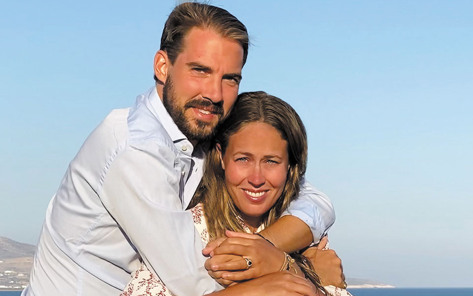 με-τα-δεσμά-του-πολιτικού-γάμου-ενώθηκ-561201664