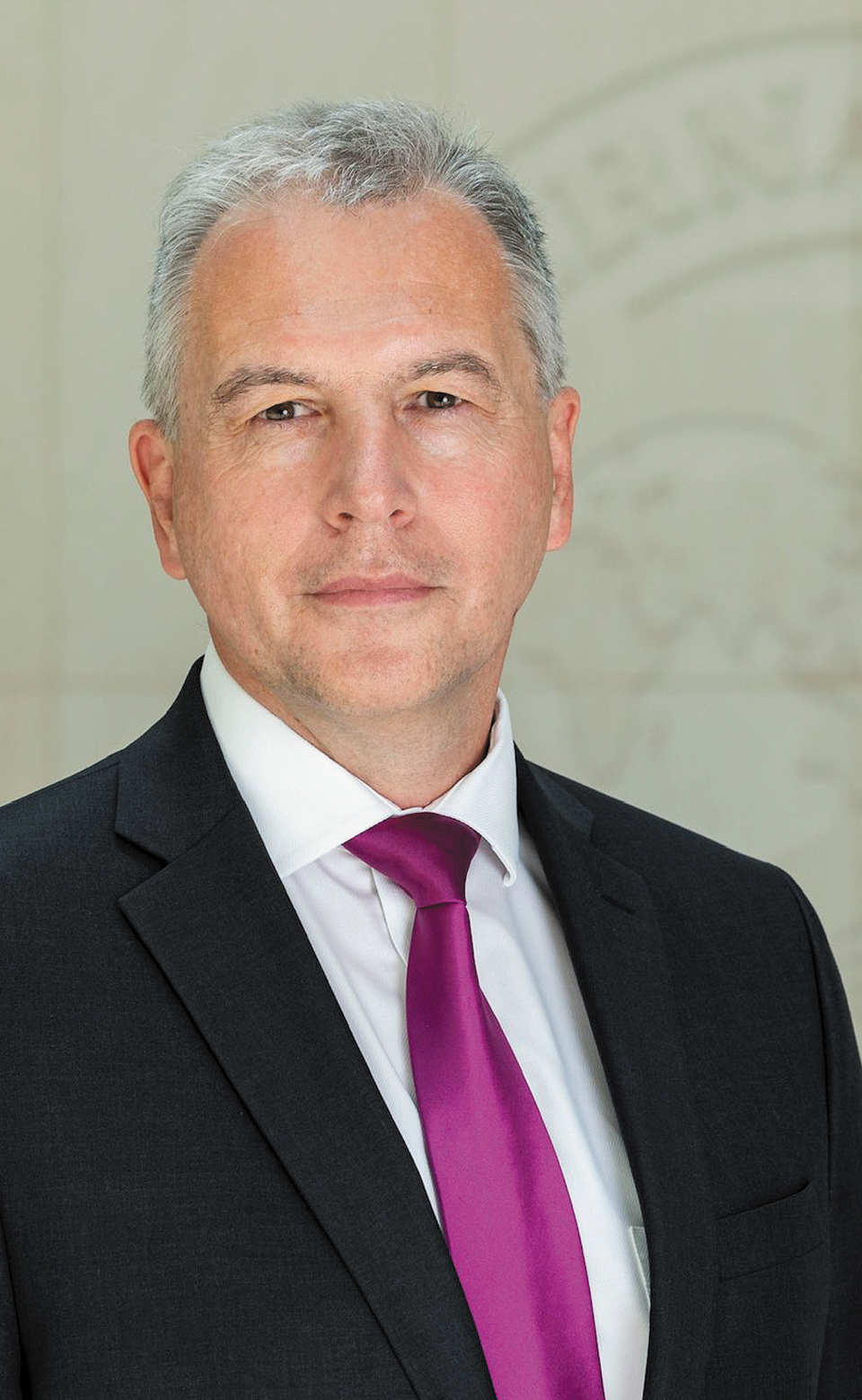 Άλφρεντ Κάμερ στην «Κ»: Αντίδοτο και για την COVID οι μεταρρυθμίσεις-1