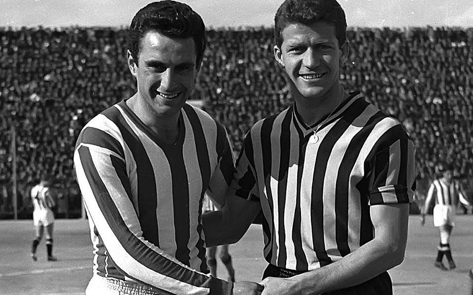 ένα-κύπελλο-άλλων-εποχών-561206695