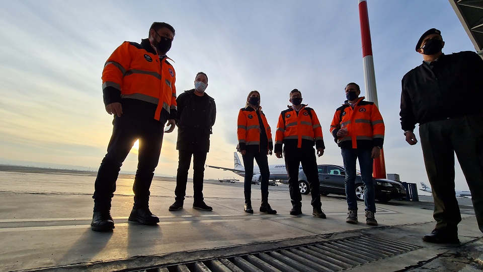 Ο υφυπουργός Πολιτικής Προστασίας Νίκος Χαρδαλιάς είναι επικεφαλής της επιτροπής υποδοχής των εμβολίων.