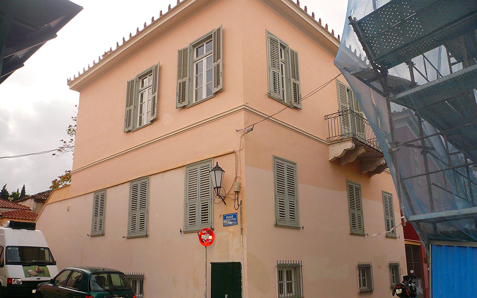 ο-οδυσσέας-ελύτης-θα-μείνει-στην-πλά-561190894