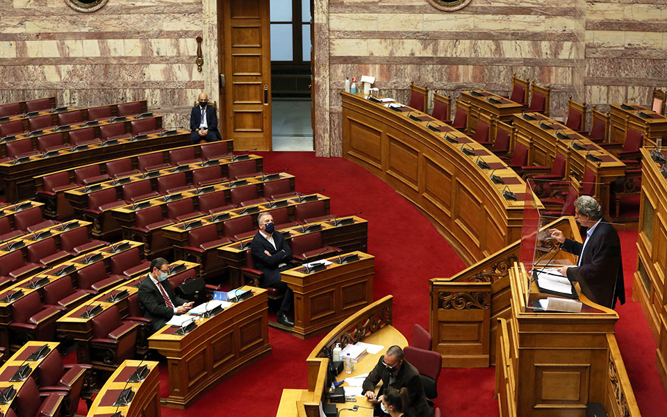 άρση-ασυλιών-εν-μέσω-έντασης-από-τη-βου-561198199