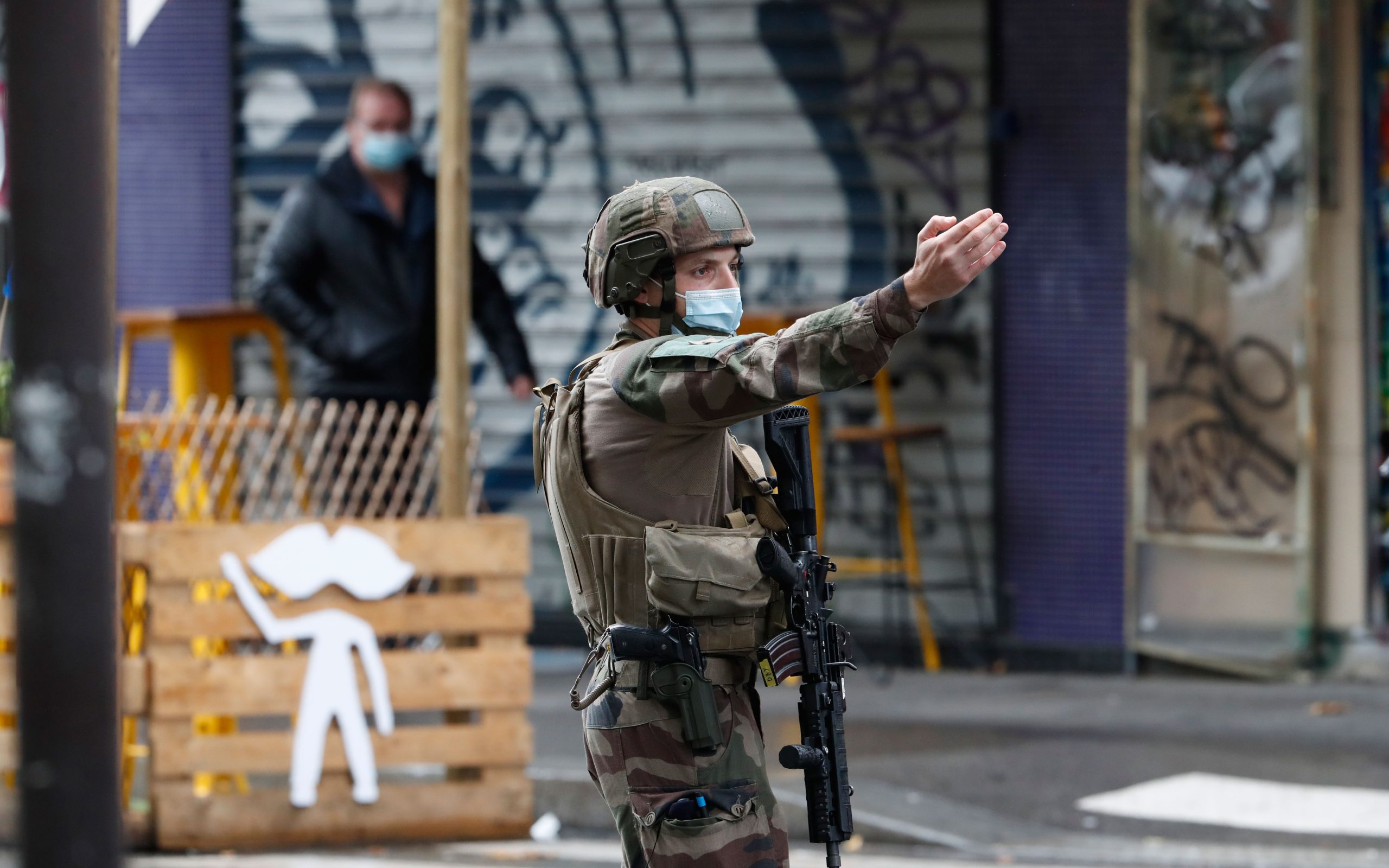 γαλλία-στο-μικροσκόπιο-76-τεμένη-επιχ-561182275