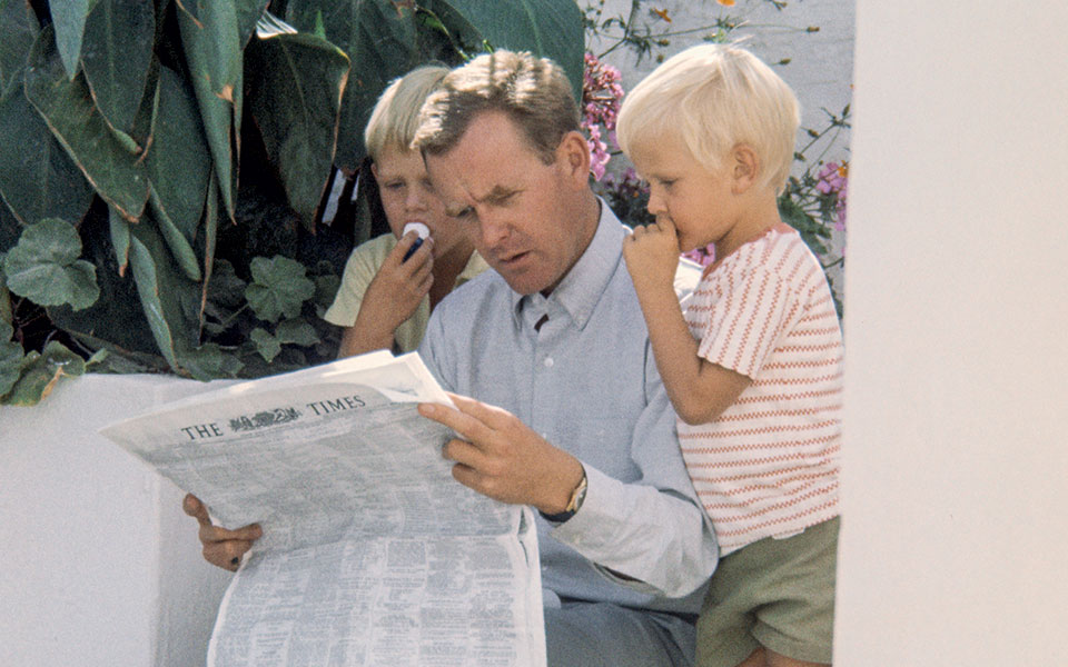 τζον-λε-καρέ-1931-2020-ένας-κατάσκοπος-στις-σπ-561202753