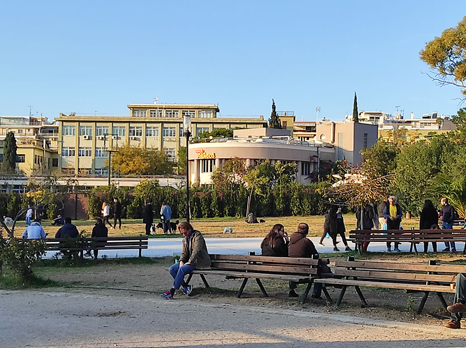 Πεδίον του Αρεως: Επανάσταση, πολιτική, πατίνια και βαριετέ-2