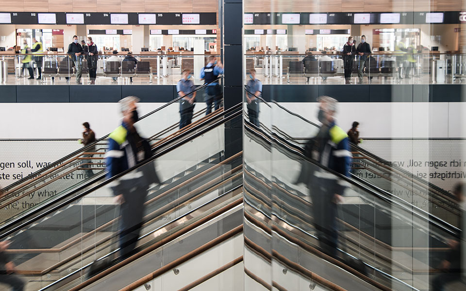 γερμανία-αποκλείστηκαν-σε-αεροδρόμι-561202564