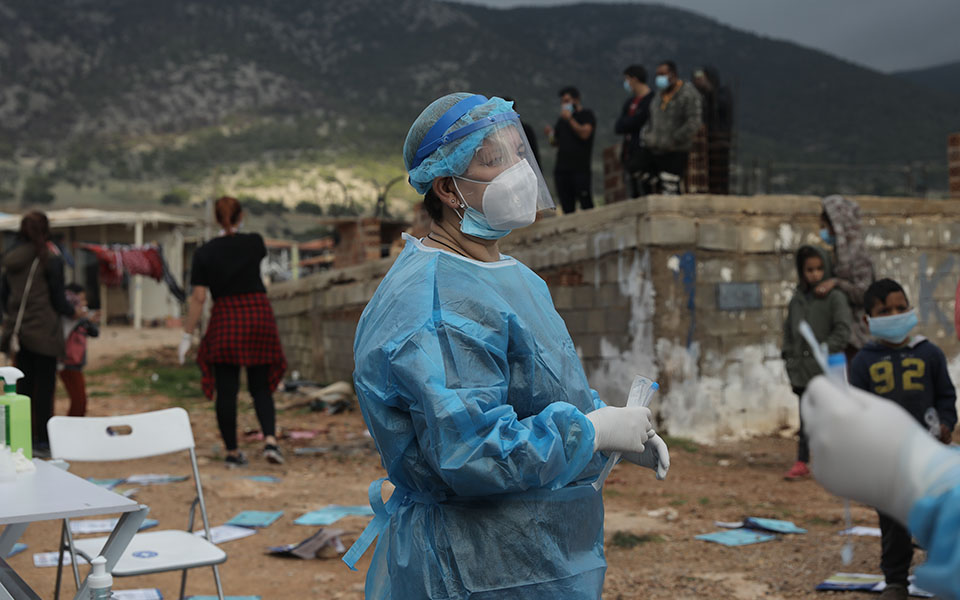 μαζικοί-έλεγχοι-σε-οικισμό-ρομά-561203566