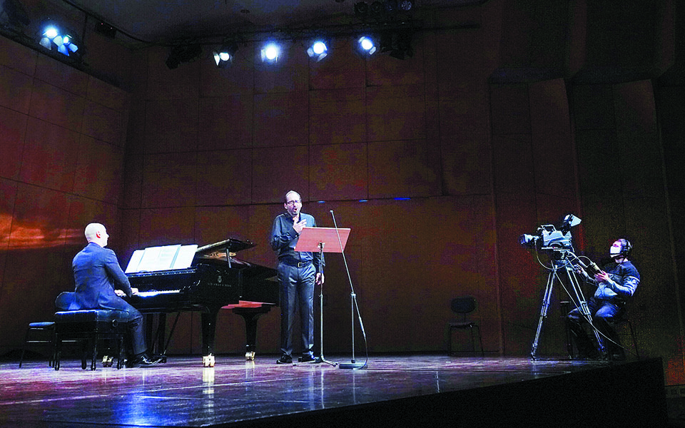 ταξίδι-στον-γοητευτικό-κόσμο-του-γερμ-561206113