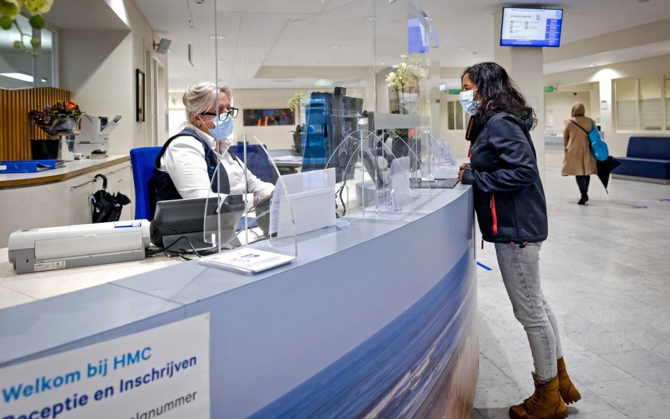 όλο-και-αυστηρότερα-μέτρα-σε-λονδίνο-ο-561194827