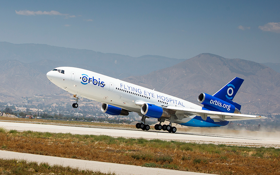 Δύο ρολόγια De Ville Tresor από την OMEGA για καλό σκοπό-1