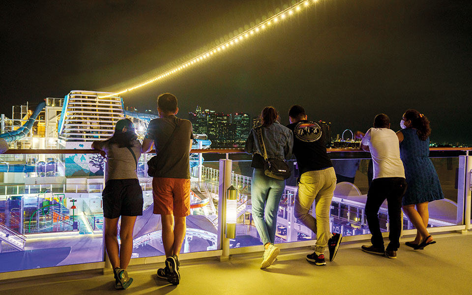 kρουαζιέρα-στο-πουθενά-561194887