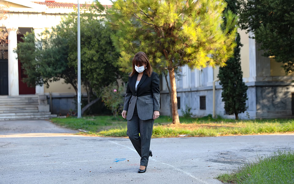 στην-κίναρο-η-πρόεδρος-της-δημοκρατία-561204961