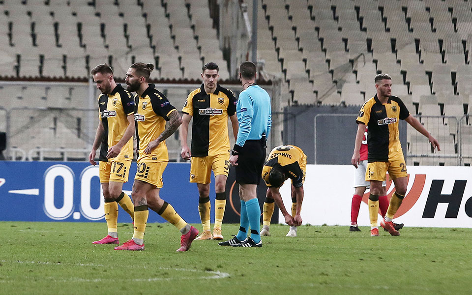 αντίο-με-βαριά-ήττα-για-την-αεκ-561183328