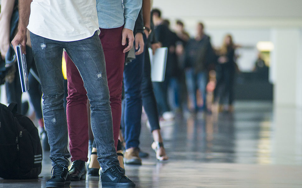 παρά-τα-μέτρα-στήριξης-χάθηκαν-29-933-θέσει-561192781