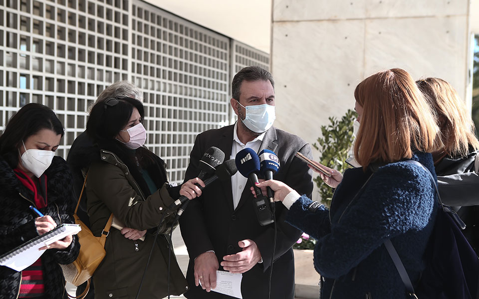 Μήνυση στελεχών του ΣΥΡΙΖΑ για τα e-mails της Folli Follie-2