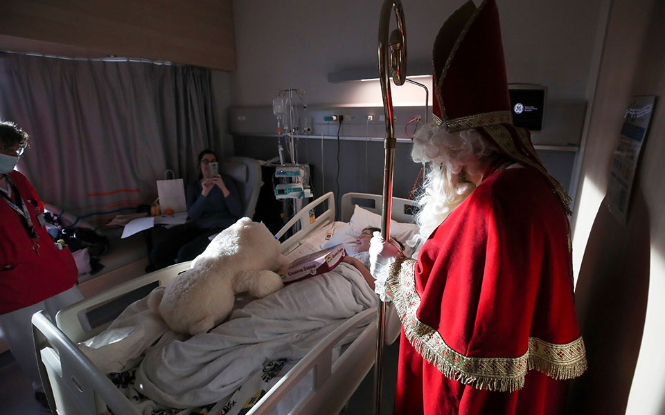 υπερβολικά-υψηλό-το-επίπεδο-των-μολύν-561192283