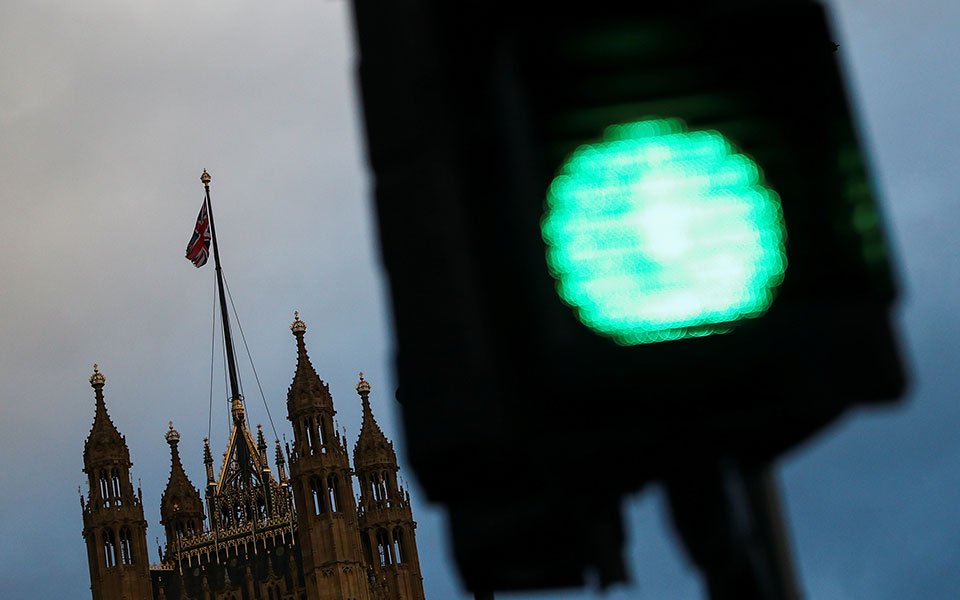 Ιστορική συμφωνία Λονδίνου – Ε.Ε. για το Brexit-3