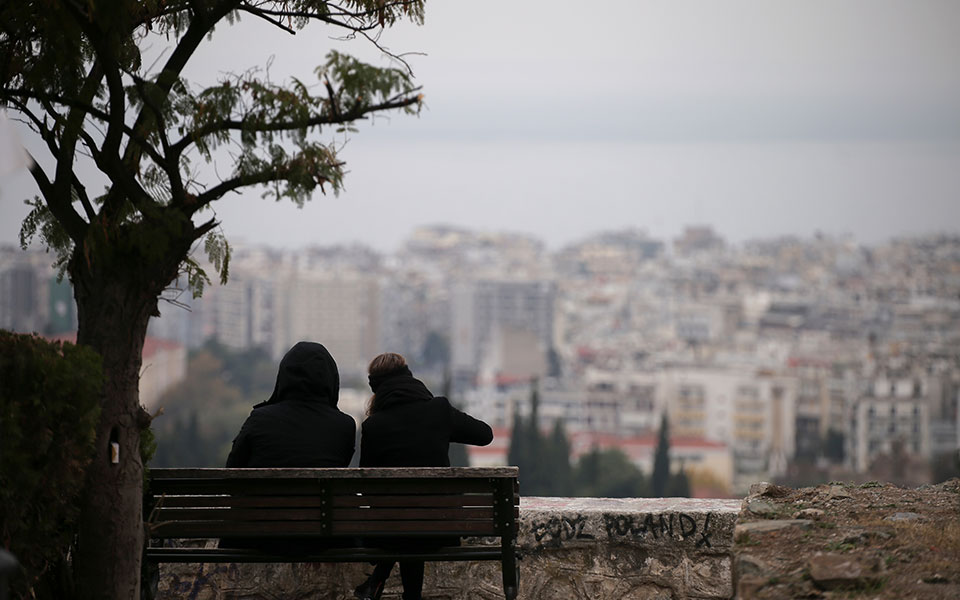 Στα ύψη θάνατοι και διασωληνωμένοι – Μικρή μείωση στα κρούσματα-3