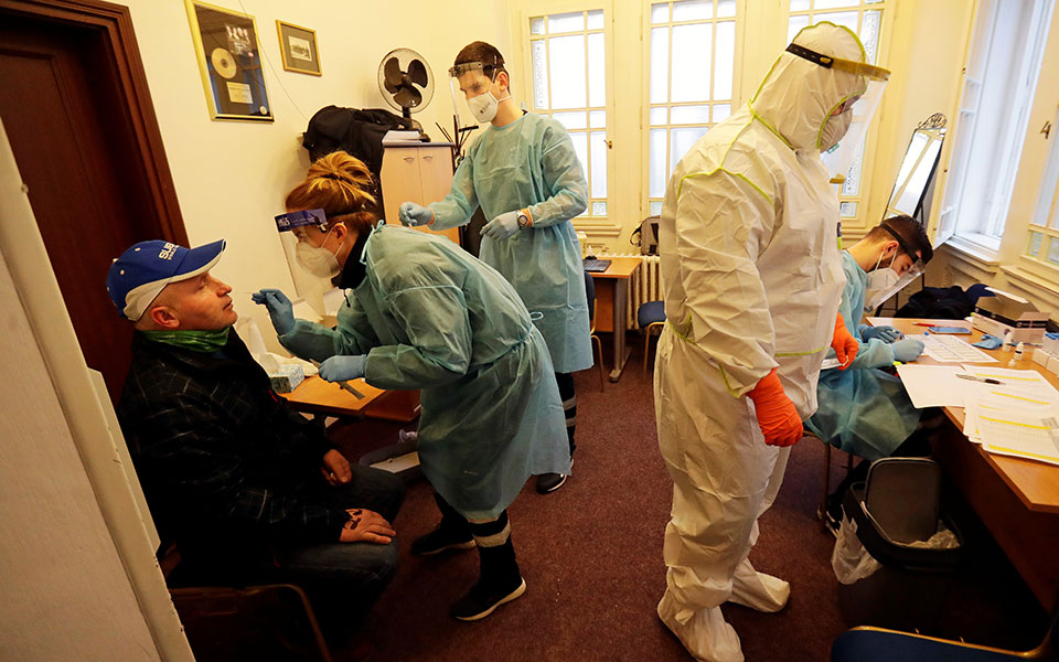 απλώνονται-τα-κρούσματα-της-μετάλλαξ-561208318