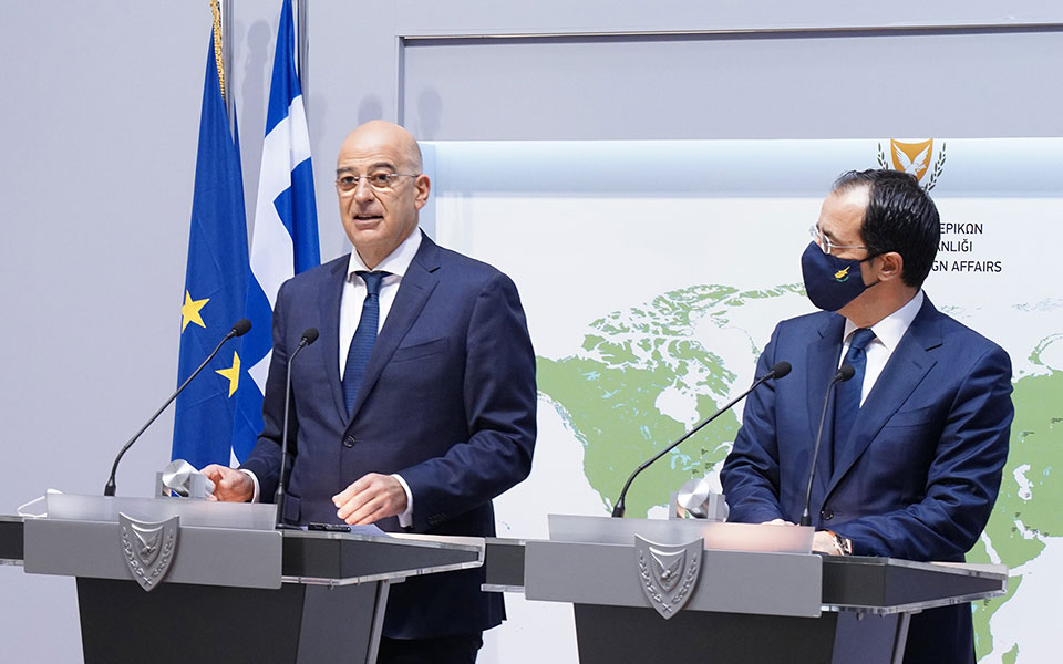 δένδιας-η-τουρκία-απειλεί-την-ειρήνη-μ-561184390