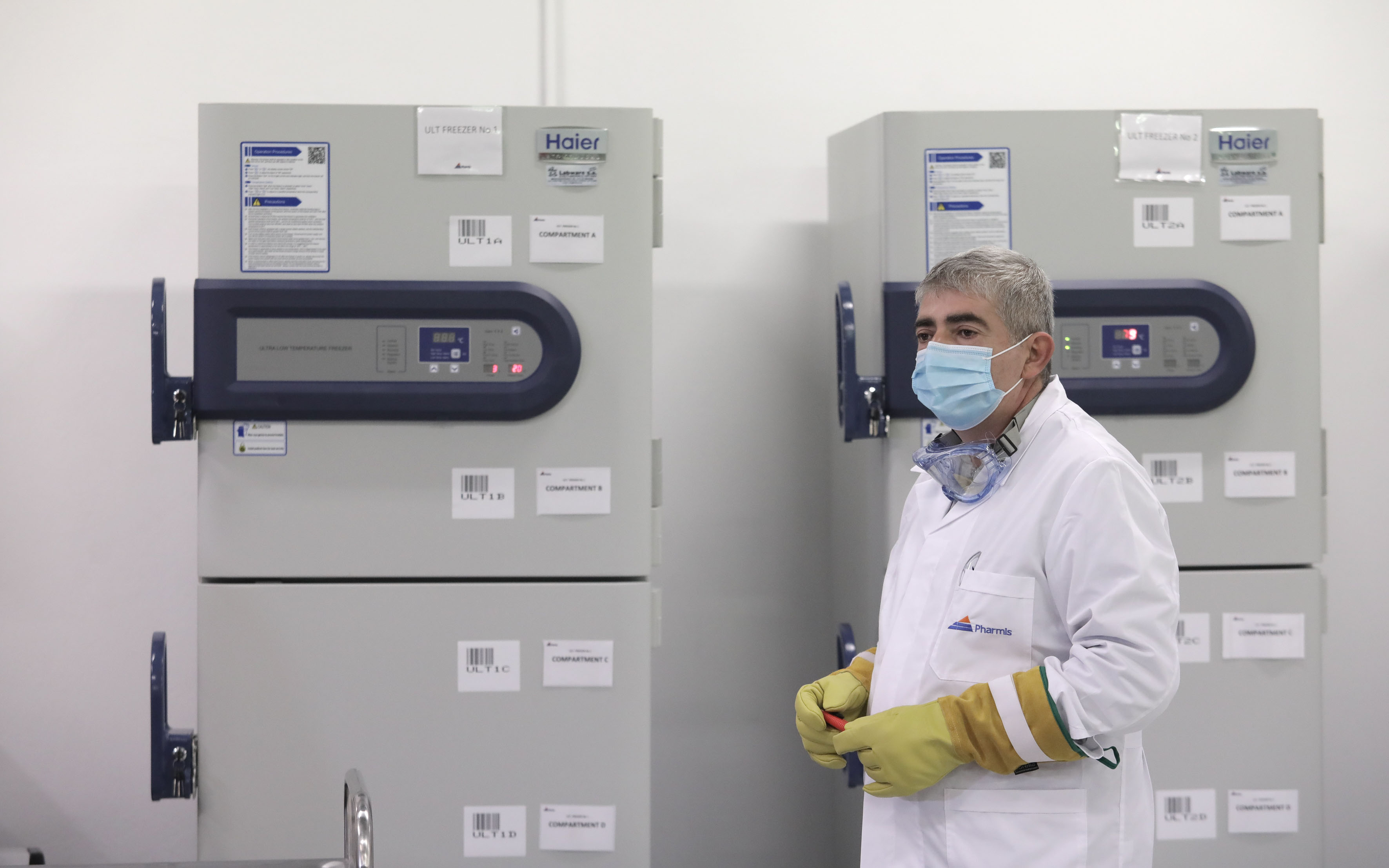 Έφτασαν στην Αθήνα τα εμβόλια – Επί ποδός ο κρατικός μηχανισμός για τη διανομή τους-5