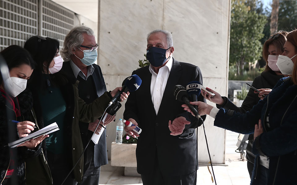 Μήνυση στελεχών του ΣΥΡΙΖΑ για τα e-mails της Folli Follie-1