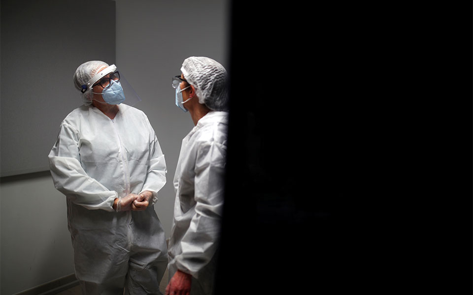 γαλλία-η-επιδημία-δεν-είναι-υπό-έλεγχ-561205447