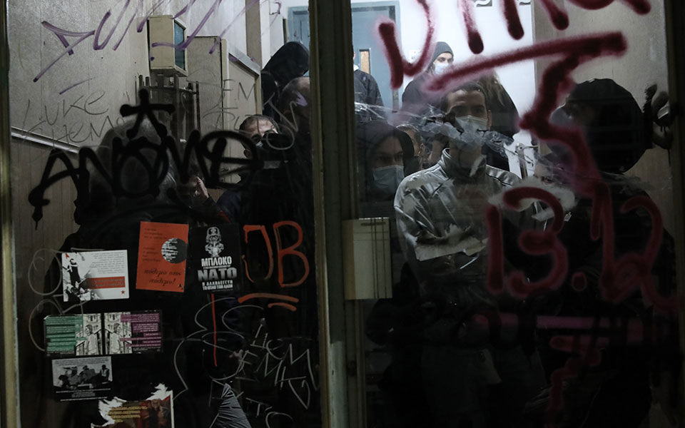 ένταση-στα-εξάρχεια-νέες-προσαγωγές-σ-561187303