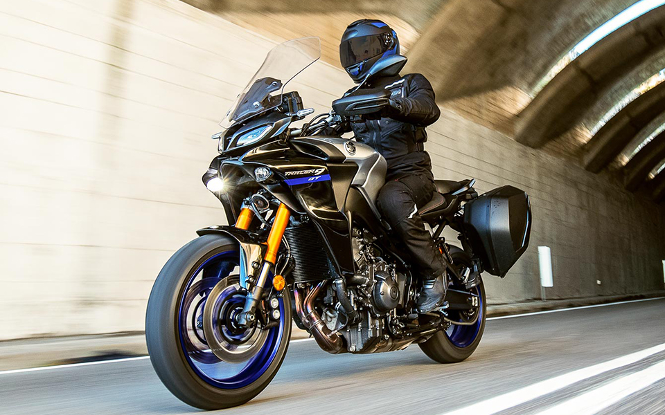 η-yamaha-παρουσίασε-νέο-tracer-9-και-9-gt-561208960