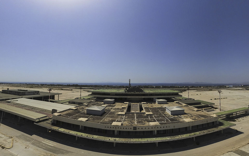 σφοδρή-σύγκρουση-στη-βουλή-561183661