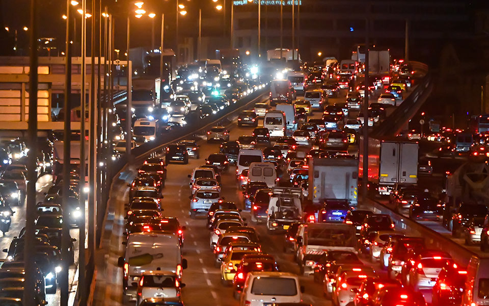Κυκλοφοριακό χάος στον Κηφισό και σε πολλά σημεία της Αθήνας-3