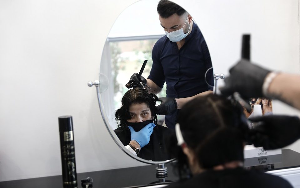 ποια-καταστήματα-θα-λειτουργήσουν-τη-561192238