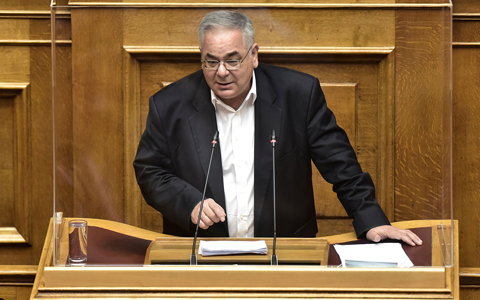 o-βουλευτής-γ-λαμπρούλης-έτοιμος-να-σ-561188575