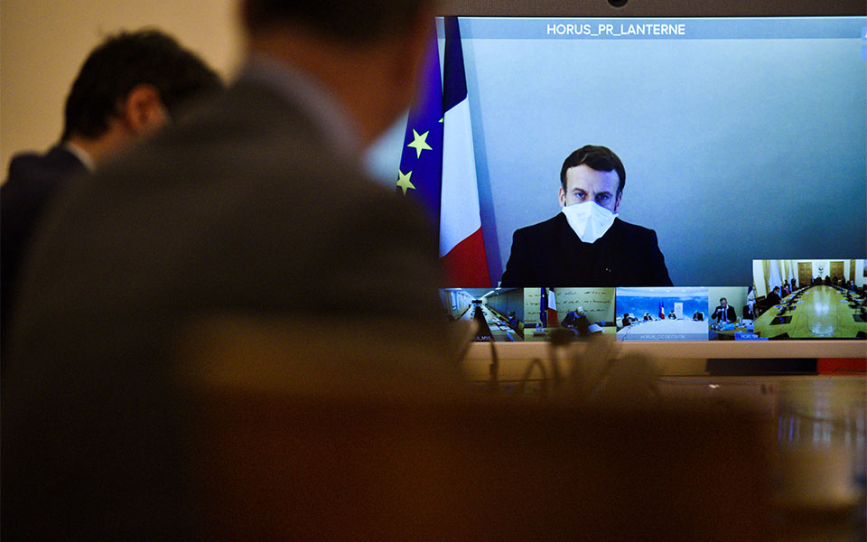 ο-μακρόν-εμφανίζει-σημάδια-βελτίωσης-561205513