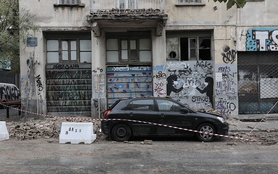 προβλήματα-από-την-κακοκαιρία-στην-ατ-561194776