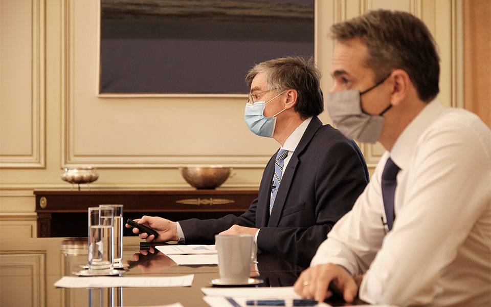 τηλεδιάσκεψη-υπό-τον-πρωθυπουργό-για-561192631