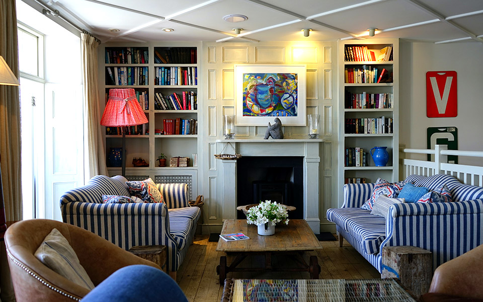 μοντέρνες-ιδέες-για-βιβλιοθήκη-από-γυ-561209080